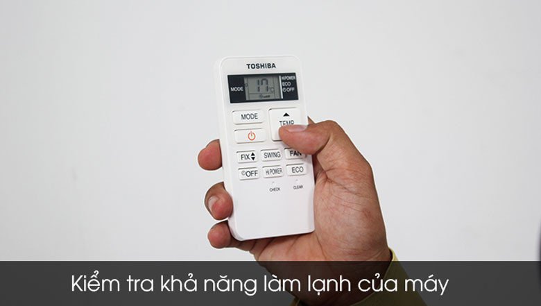 Kiểm tra chức năng của điều hòa trước khi tiến hành vệ sinh