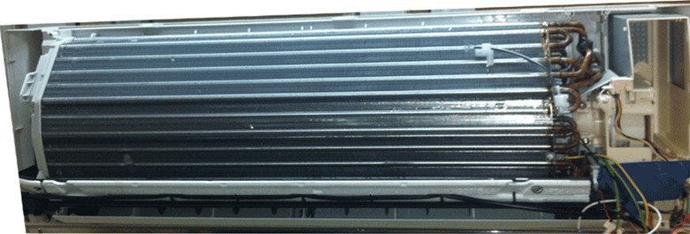Kiểm tra dàn lạnh điều hòa Daikin bị chảy nước