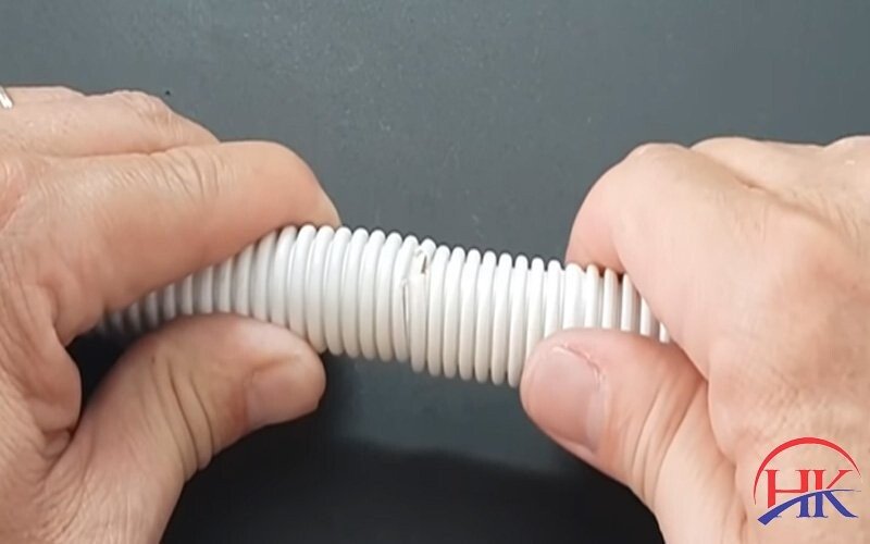 Kiểm tra đường ống thoát nước máy lạnh sau khi lắp đặt