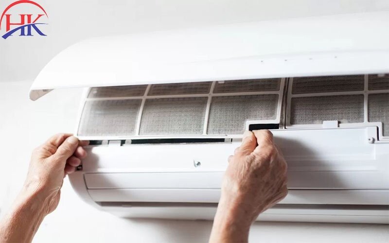 Lưới lọc sạch giúp máy lạnh Reetech hoạt động hiệu quả hơn