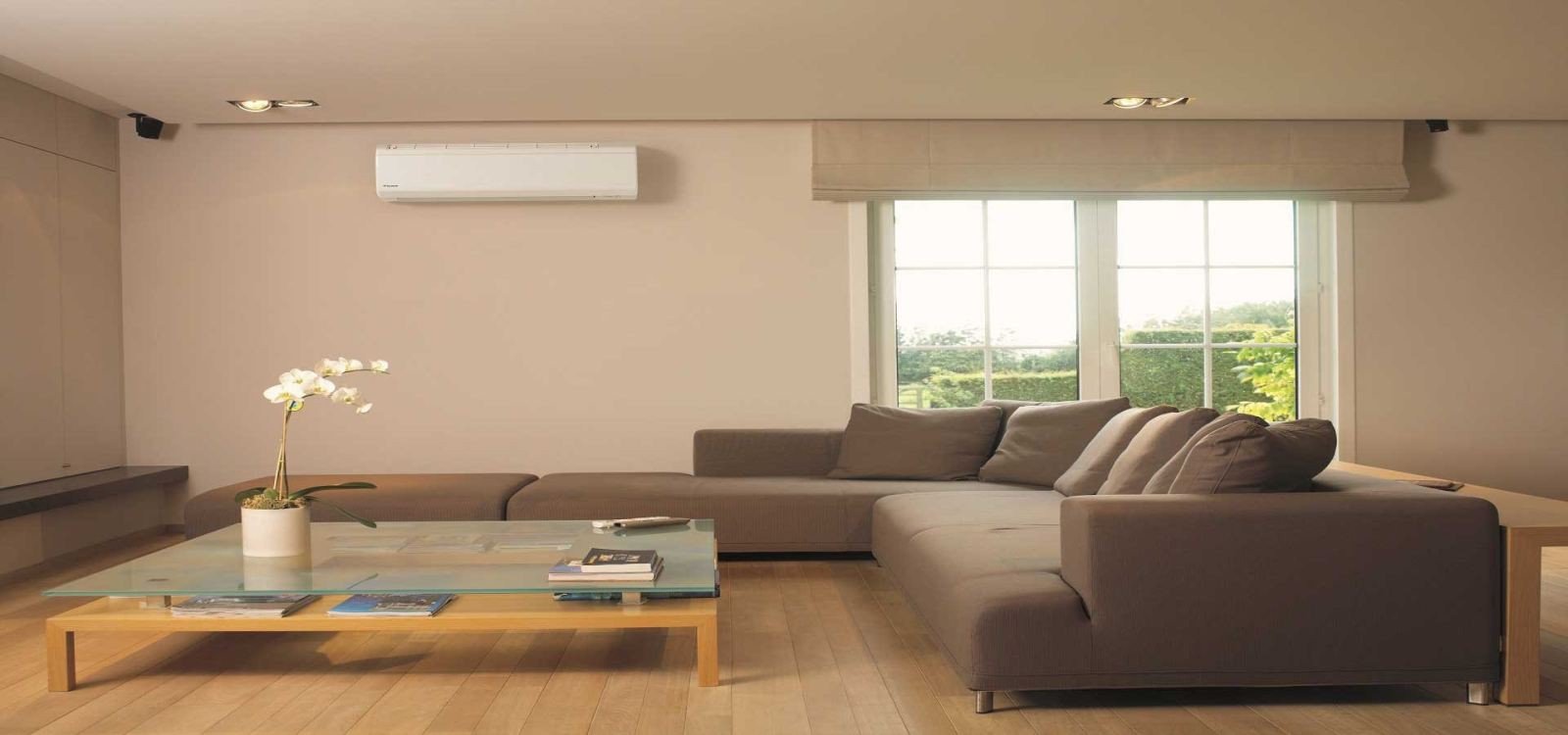 Máy điều hòa Daikin treo tường với kiểu dáng chắc chắn, bền bỉ