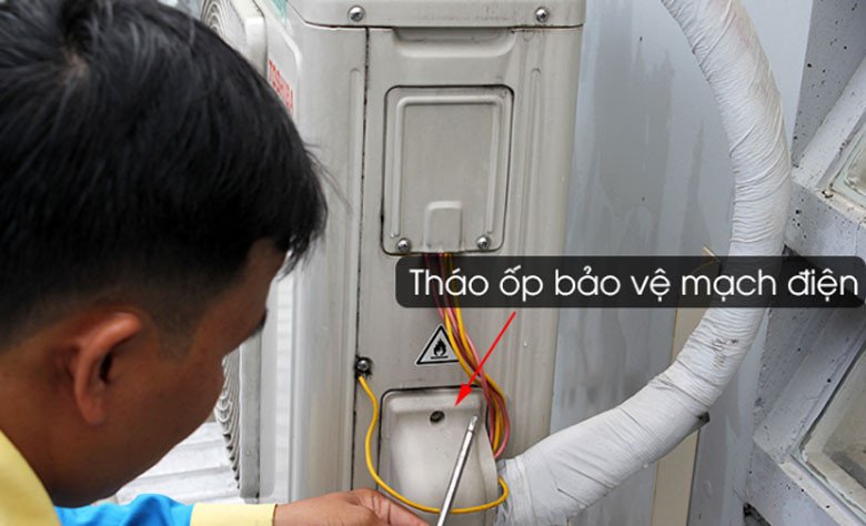 Thiết bị đo gas khi kiểm tra hệ thống điều hòa