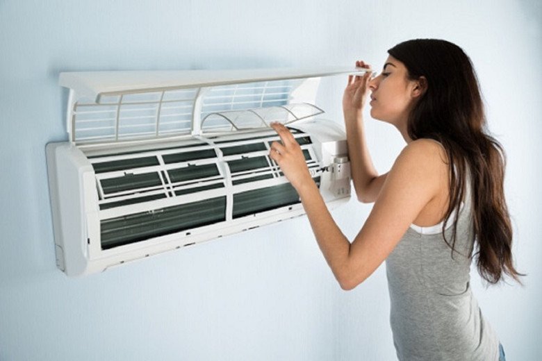 Vệ sinh lưới lọc điều hòa Casper