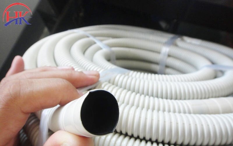 Vị trí kết nối ống thoát nước điều hòa với dàn lạnh