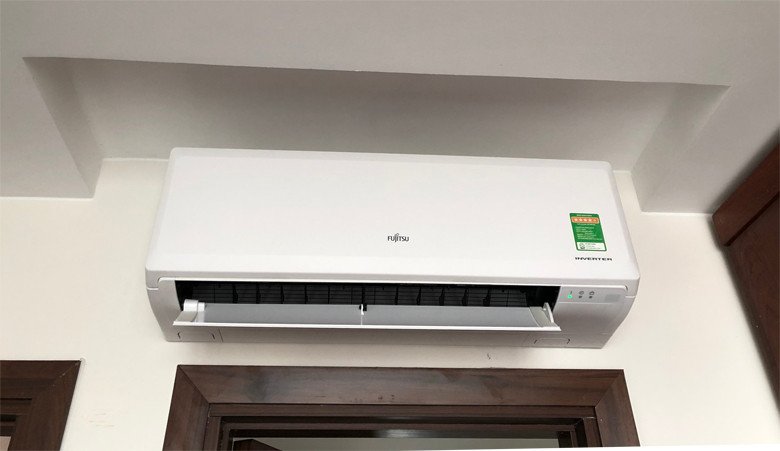 Bảng giá tham khảo khi so sánh điều hòa Daikin và Fujitsu các model phổ biến