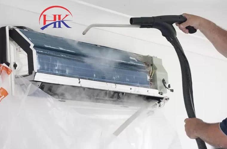 Bảo dưỡng và vệ sinh dàn nóng máy điều hòa ngoài trời tại Bình Chánh
