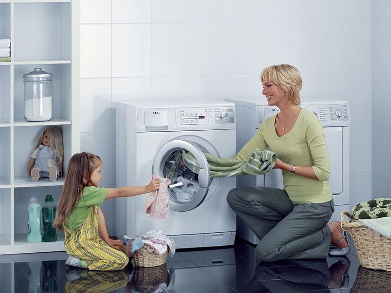 Cận cảnh bảng điều khiển máy giặt LG với tùy chọn chế độ vắt