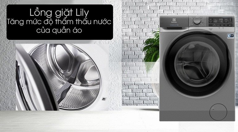 Cận cảnh lồng giặt Lily với lỗ thoát nước nhỏ giúp bảo vệ sợi vải trên máy giặt lồng ngang Electrolux