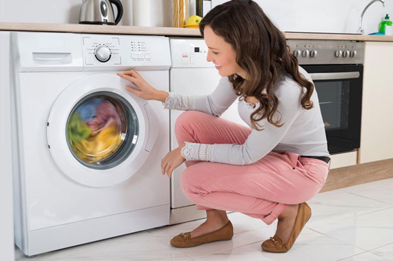 Đảm bảo cửa máy giặt đã được đóng kín hoàn toàn trước khi bắt đầu chu trình giặt