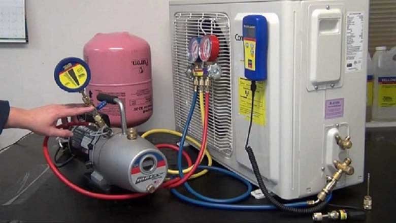 Dàn nóng điều hoà Casper bị bám tuyết do thiếu gas