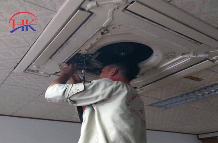 Hệ thống máy lạnh âm trần cũng cần được bảo dưỡng và sửa chữa định kỳ