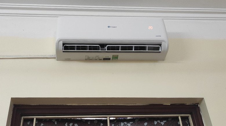 Hình ảnh so sánh tổng quan giữa điều hòa Samsung và Casper