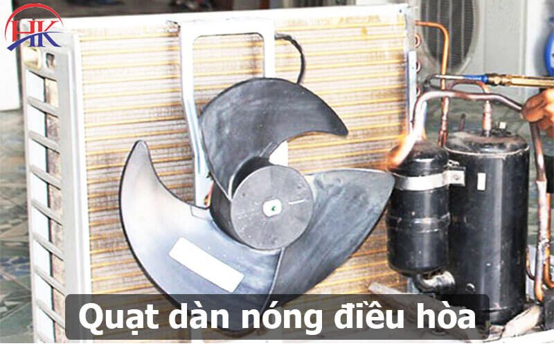 Hình ảnh tổng quan cục nóng điều hòa với **quạt dàn nóng điều hòa**