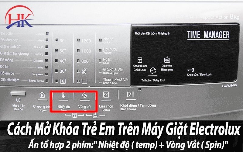 hướng dẫn nhấn giữ đồng thời hai nút để mở khóa trẻ em máy giặt Electrolux