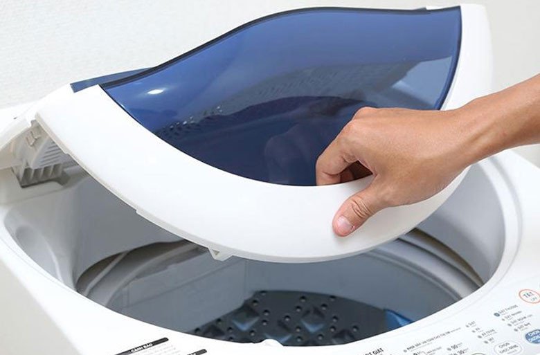 Kiểm tra các bộ phận gây lỗi E21 máy giặt Toshiba như công tắc cửa