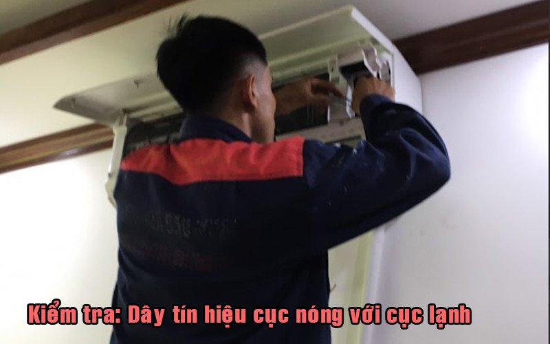 Kiểm tra dây tín hiệu khi điều hòa Panasonic báo đèn vàng