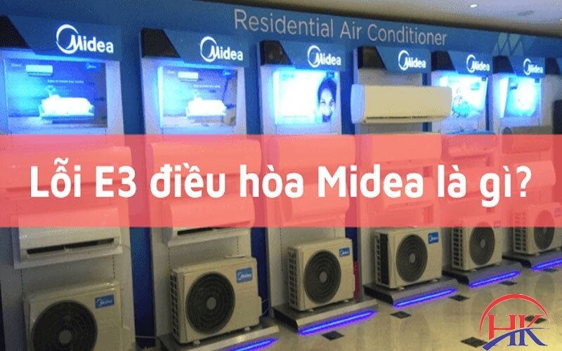 Kỹ thuật viên kiểm tra bo mạch dàn lạnh điều hòa Midea báo lỗi E3