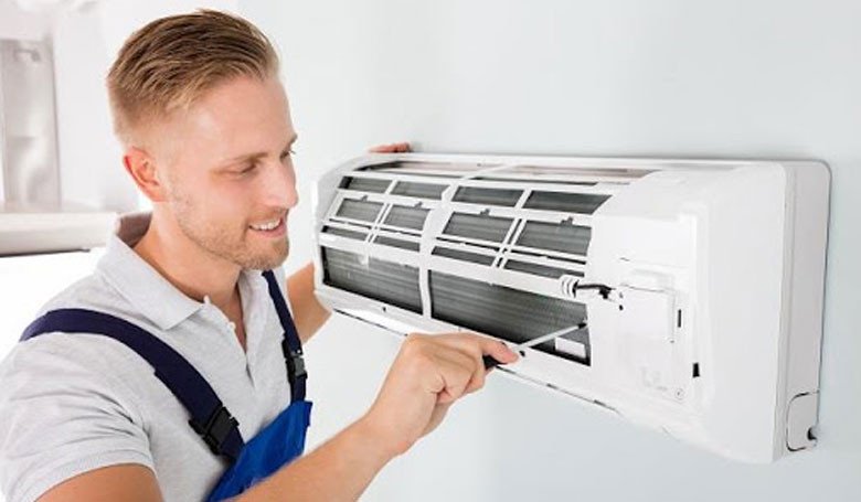 Lắp đặt lại và chạy thử điều hòa Daikin sau khi vệ sinh