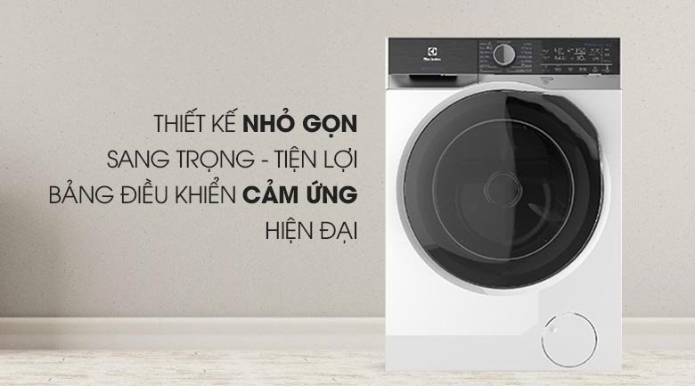 Lồng giặt Lily của máy giặt Electrolux EWW8023AEWA với quần áo