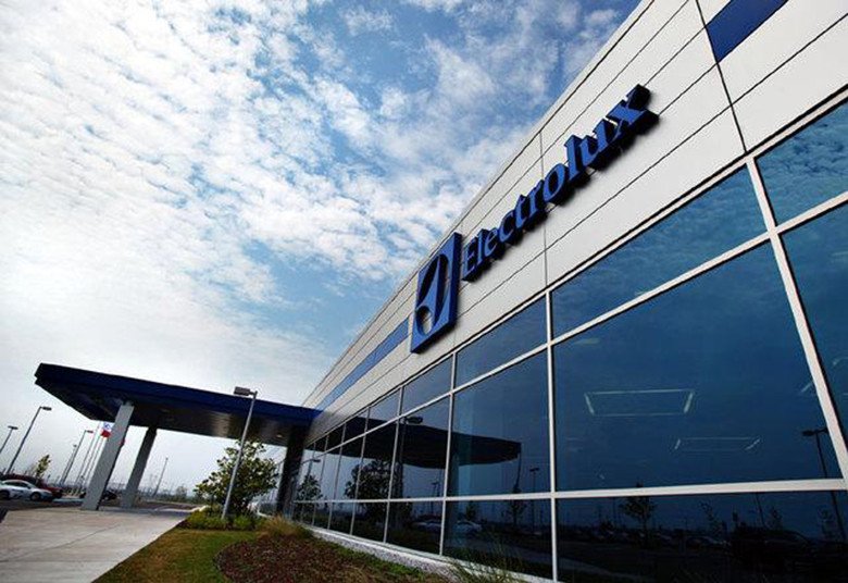 Máy giặt Electrolux báo lỗi E24 trên màn hình hiển thị
