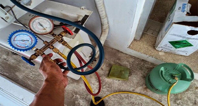 Máy lạnh báo lỗi đèn do thiếu gas lạnh cần bơm bổ sung