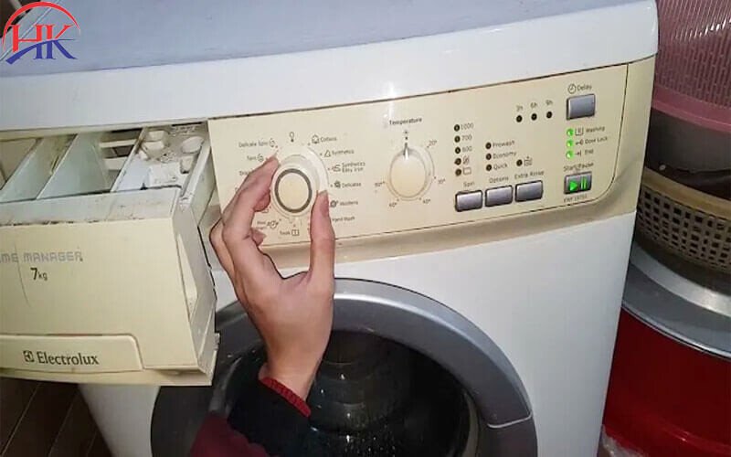 Ngăn đựng nước giặt và hướng dẫn sử dụng máy giặt Electrolux EWF 8576