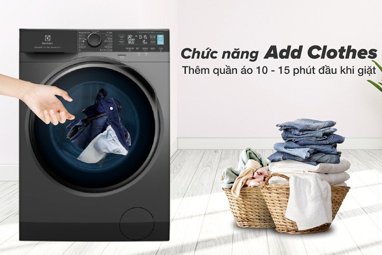 Nút Add Clothes cho phép thêm quần áo khi máy giặt Electrolux EWF1142R7SB đang hoạt động