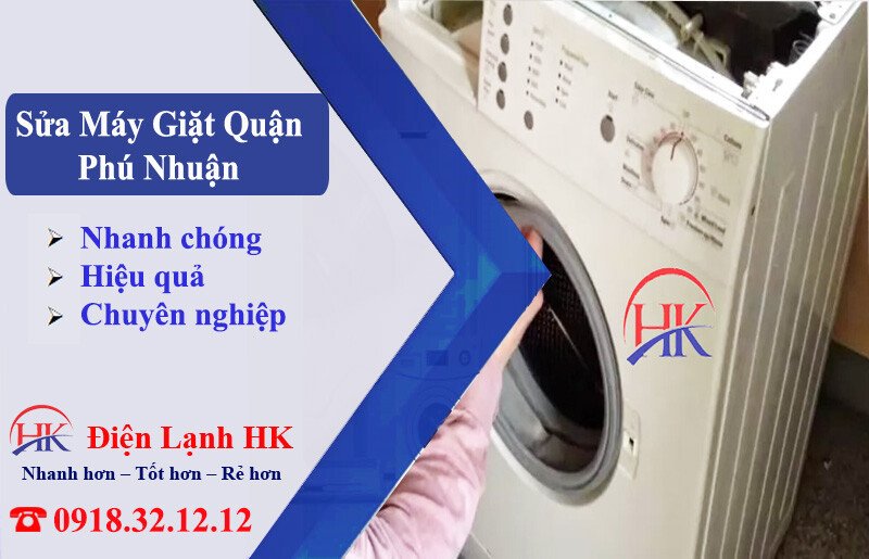 Thợ sửa máy giặt chuyên nghiệp kiểm tra lồng giặt tại quận Phú Nhuận