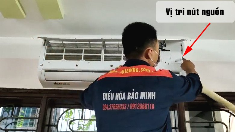 Vị trí nút nguồn ON/OFF trên dàn lạnh điều hòa Casper