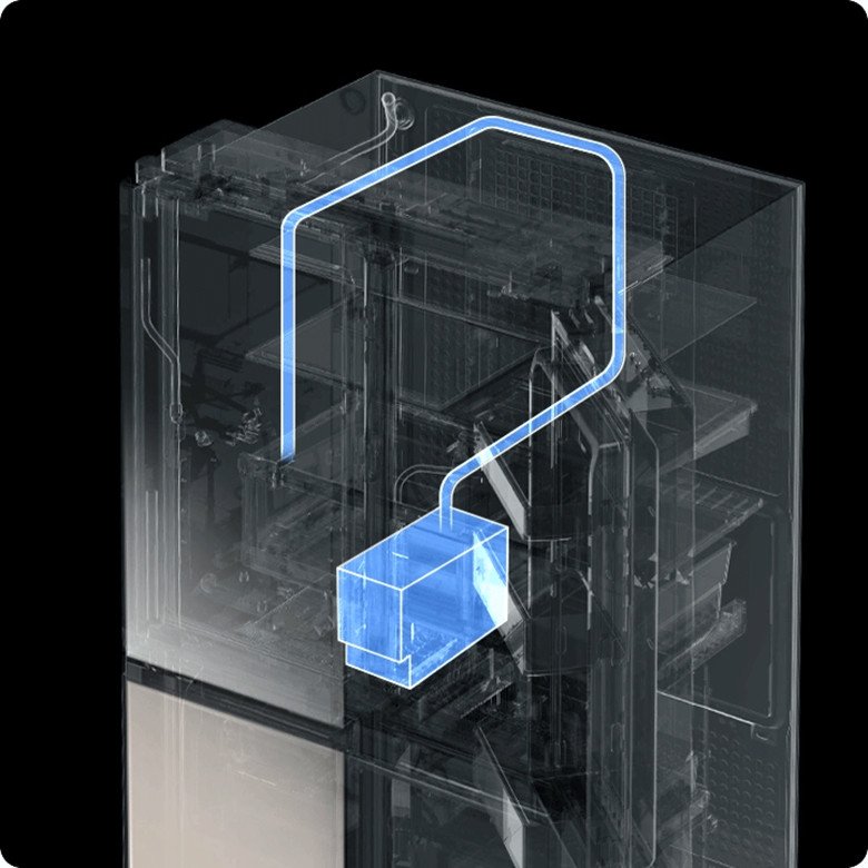 Cận cảnh hộc chứa nước lớn của hệ thống làm đá tự động Non-plumbing trên tủ lạnh Samsung RF59C700ES9/SV