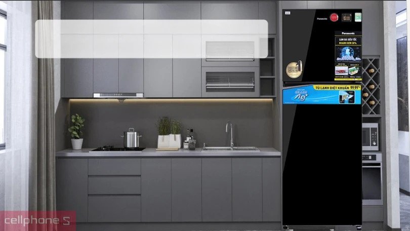 Chi tiết khay kính chịu lực cao cấp trong tủ lạnh Panasonic Inverter 366 lít