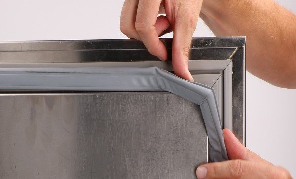 Hậu quả của ron tủ lạnh Electrolux hỏng làm tăng tiêu thụ điện năng