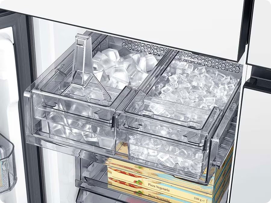 Hệ thống làm đá tự động 2-in-1 trên tủ lạnh Bespoke Samsung
