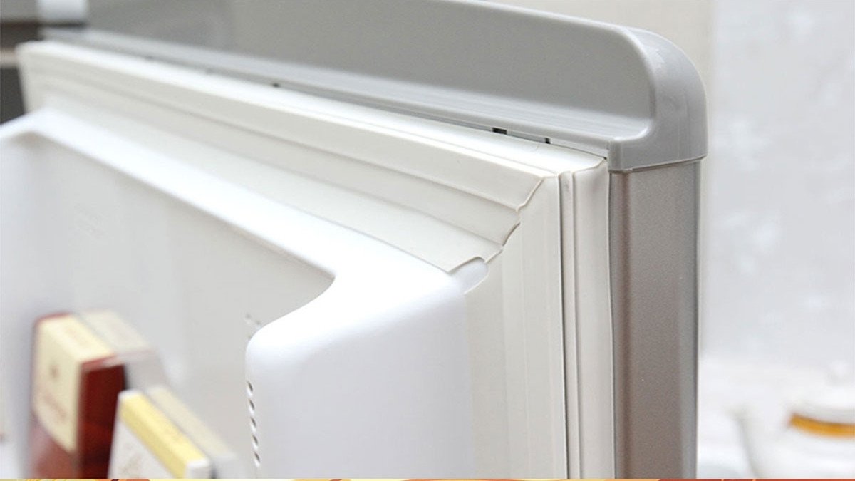 Kiểm tra gioăng cao su cửa tủ lạnh để tránh tình trạng tủ lạnh bị đóng tuyết