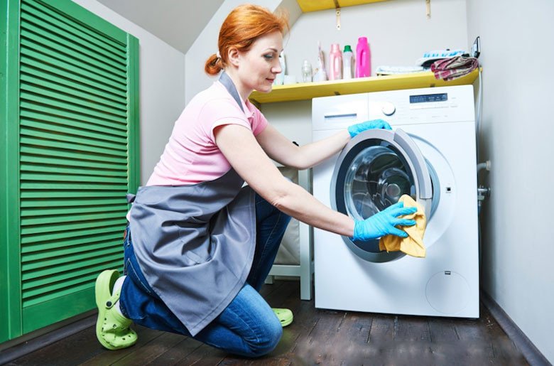 Làm Sạch Bên Ngoài Máy Giặt LG