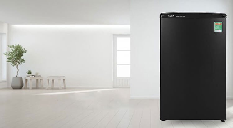 Mẫu tủ lạnh Aqua 90 lít AQR-D99FA BS được ưa chuộng với ngăn rau củ riêng biệt