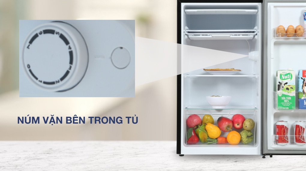 Núm vặn điều khiển nhiệt độ và đèn LED chiếu sáng bên trong tủ lạnh Electrolux mini