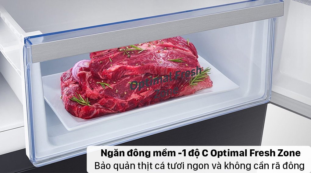 Thực phẩm tươi sống được bảo quản trong ngăn đông mềm Optimal Fresh Zone của tủ lạnh Samsung