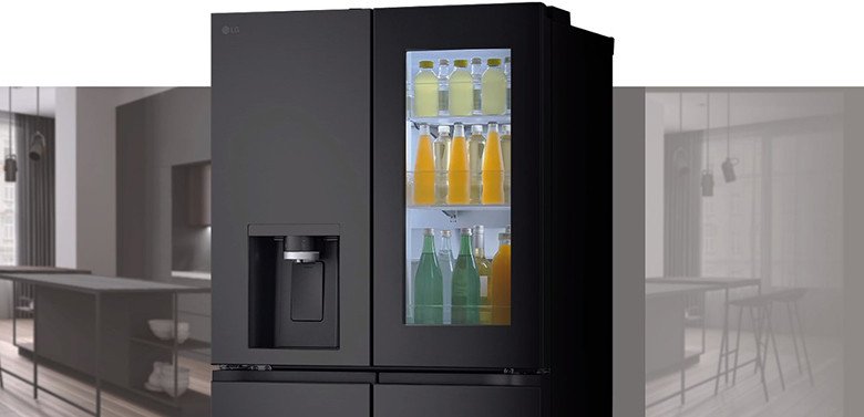 Tính năng cửa InstaView trên tủ lạnh LG LFI50BLMAI giúp nhìn rõ thực phẩm bên trong
