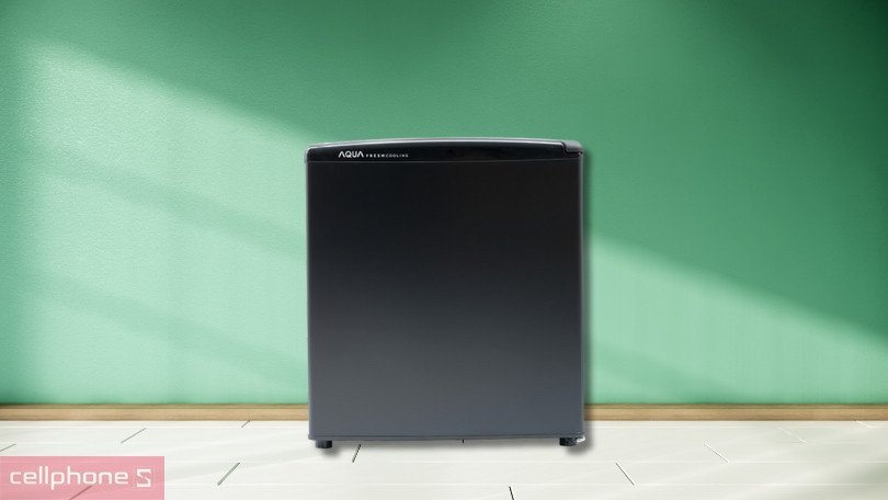 Tủ lạnh AQUA AQR-D59FA(BS) 50 lít với ngăn chứa và khay cửa tiện lợi