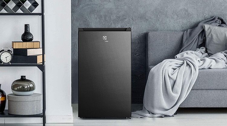 Tủ lạnh Electrolux EUM0930BD-VN 94 lít với thiết kế sang trọng
