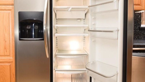 Tủ lạnh mới mua và thời gian chờ để cắm điện trở lại