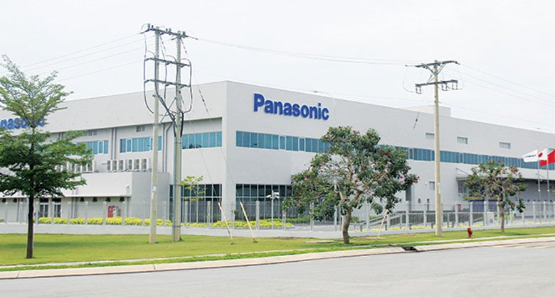 Tủ lạnh Panasonic mặt kính hiện đại, bảo quản thực phẩm tươi ngon