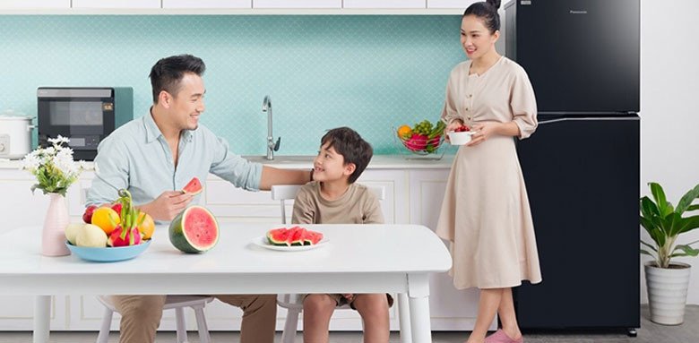 Tủ lạnh Panasonic ngăn đá trên 268 lít có ngăn đông riêng biệt