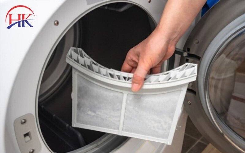 Vệ sinh bộ lọc sơ vải định kỳ giúp máy sấy hoạt động hiệu quả