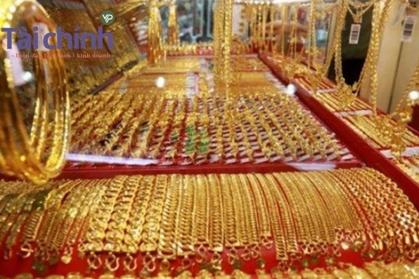 Biển hiệu tiệm vàng tại Vĩnh Thạnh, Gia Lai