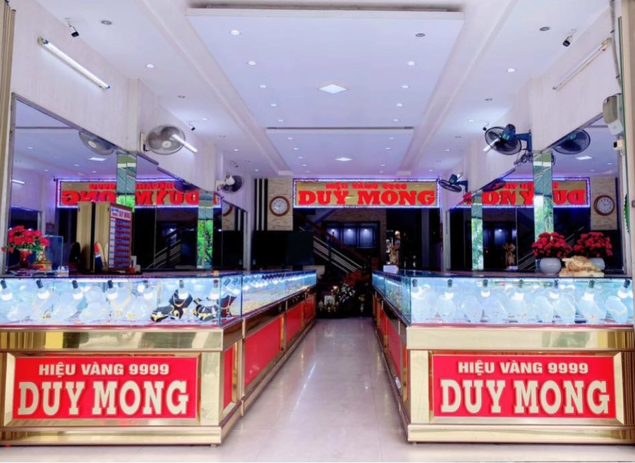Cửa hàng vàng Duy Mộng trưng bày sản phẩm