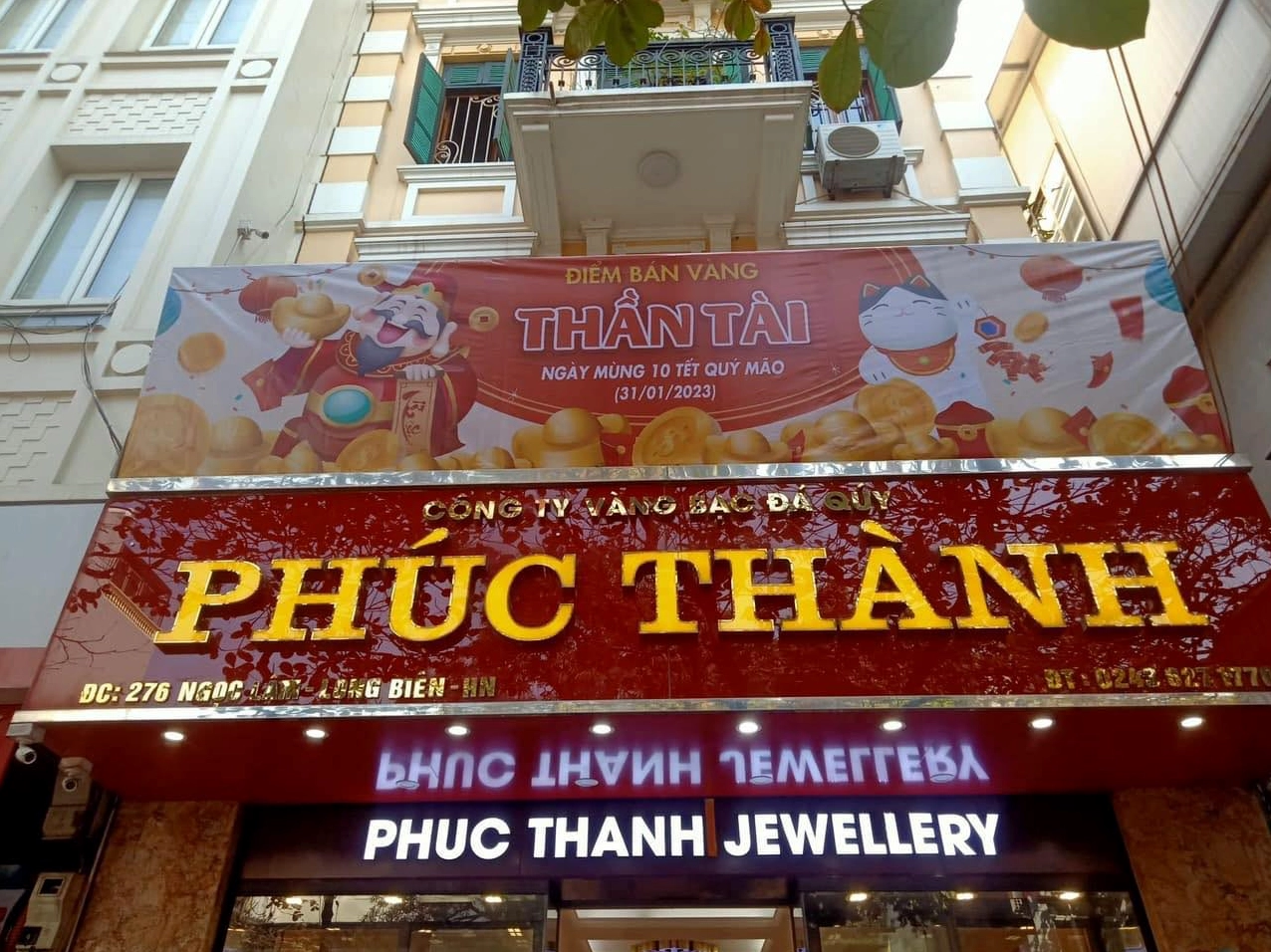 Vàng Phúc Thành Nam Định: Cập Nhật Giá và Hướng Dẫn Mua Sắm 2026 Cửa hàng Vàng Phúc Thành Nam Định trưng bày sản phẩm lộng lẫy
