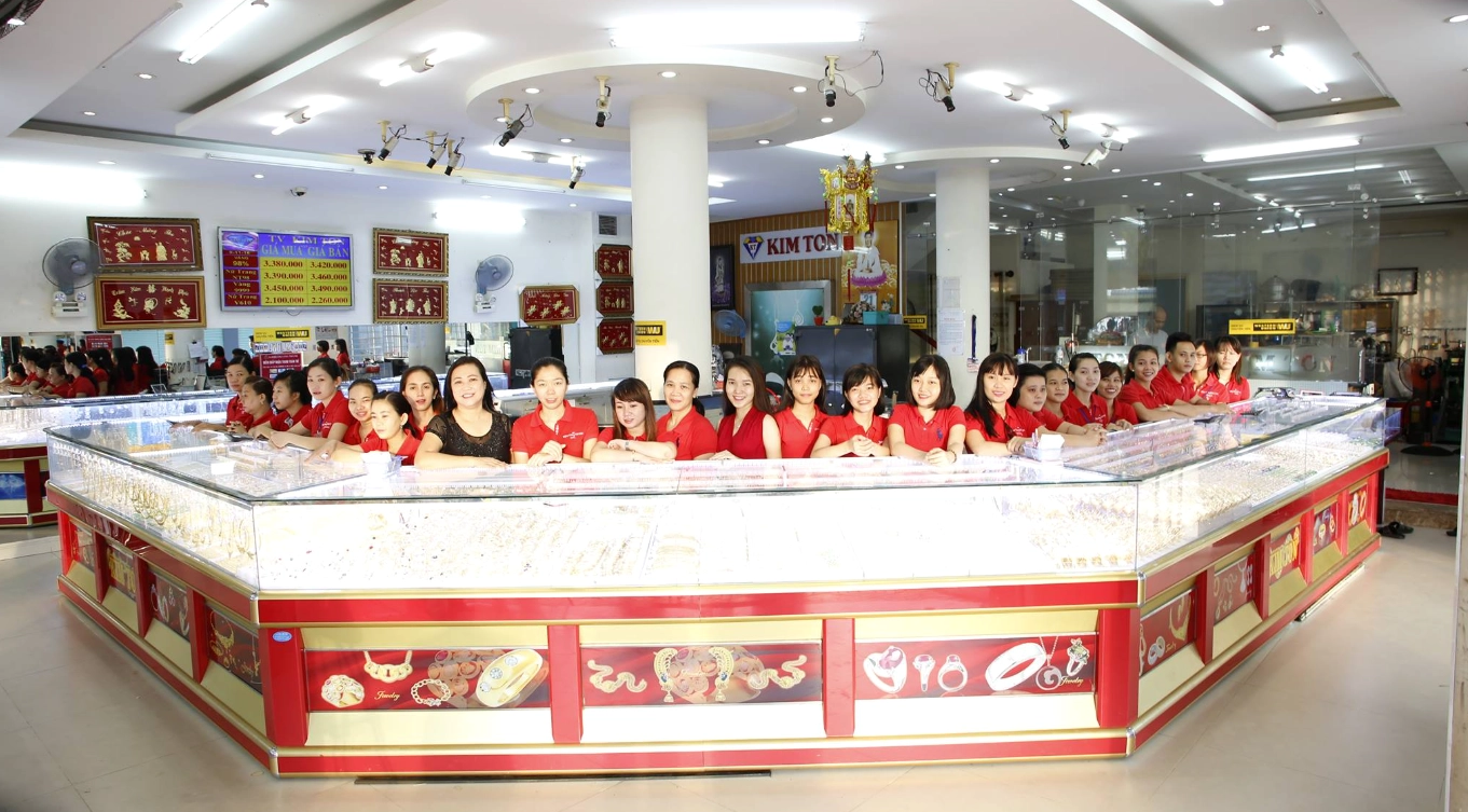 Không gian sang trọng tại Tiệm Vàng Kim Tôn Long Thành