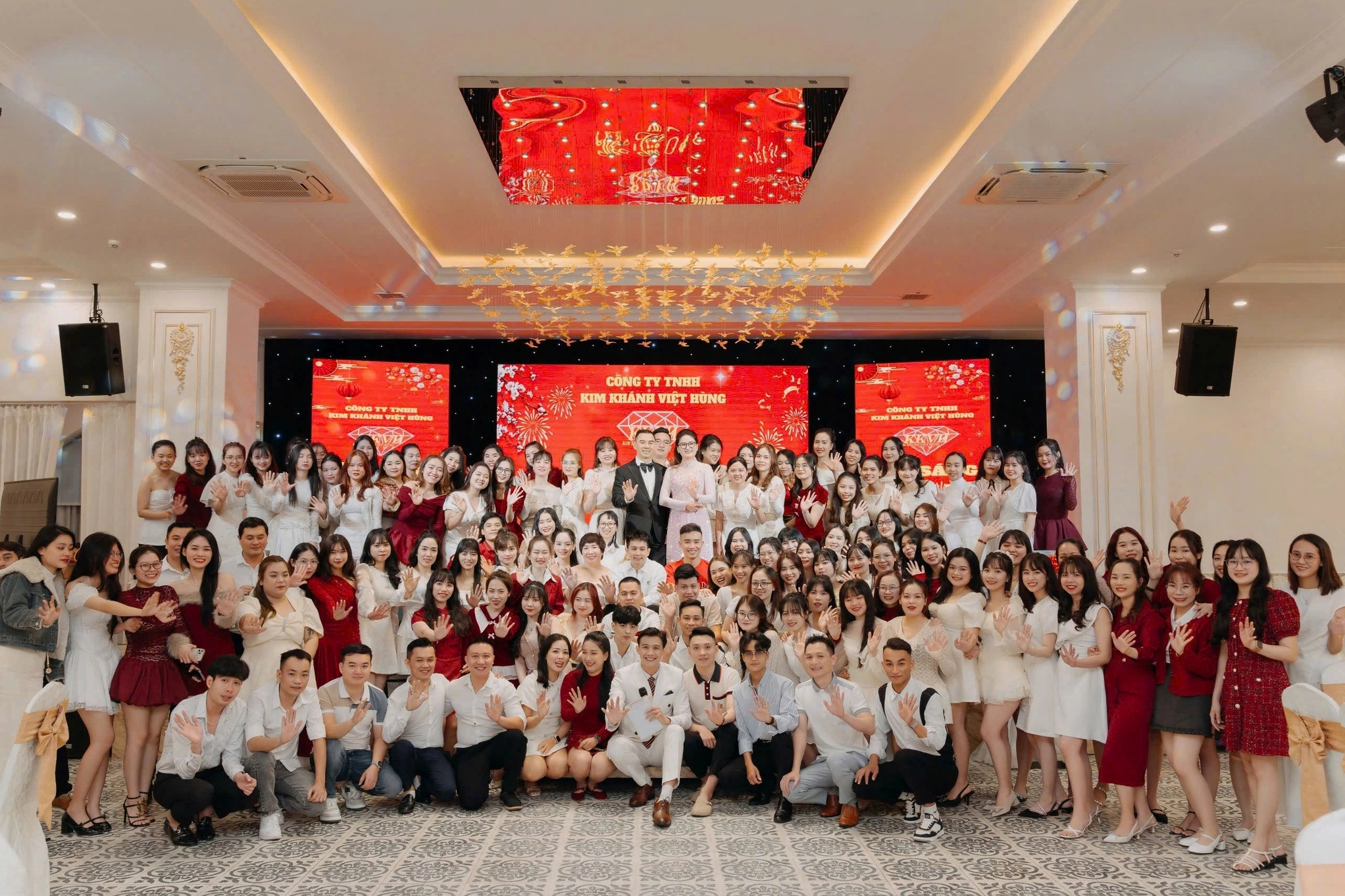 kim-khanh-viet-hung-hanh-trinh-20-nam-kien-tao-tuong-lai_808